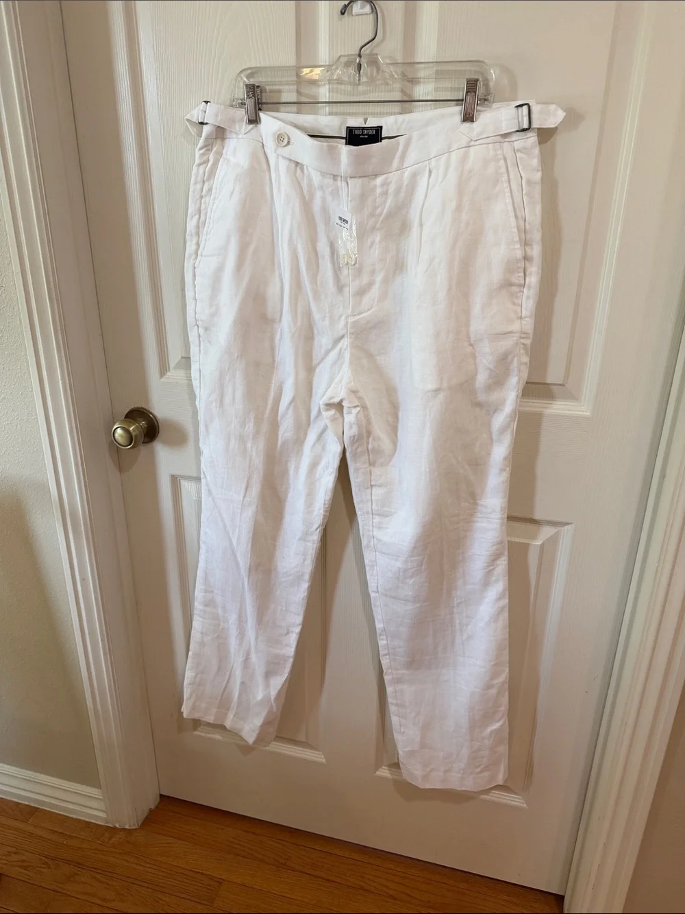 Todd Snyder White Linen Chinos with Side Tabs Sz 36/32.  New. Box46